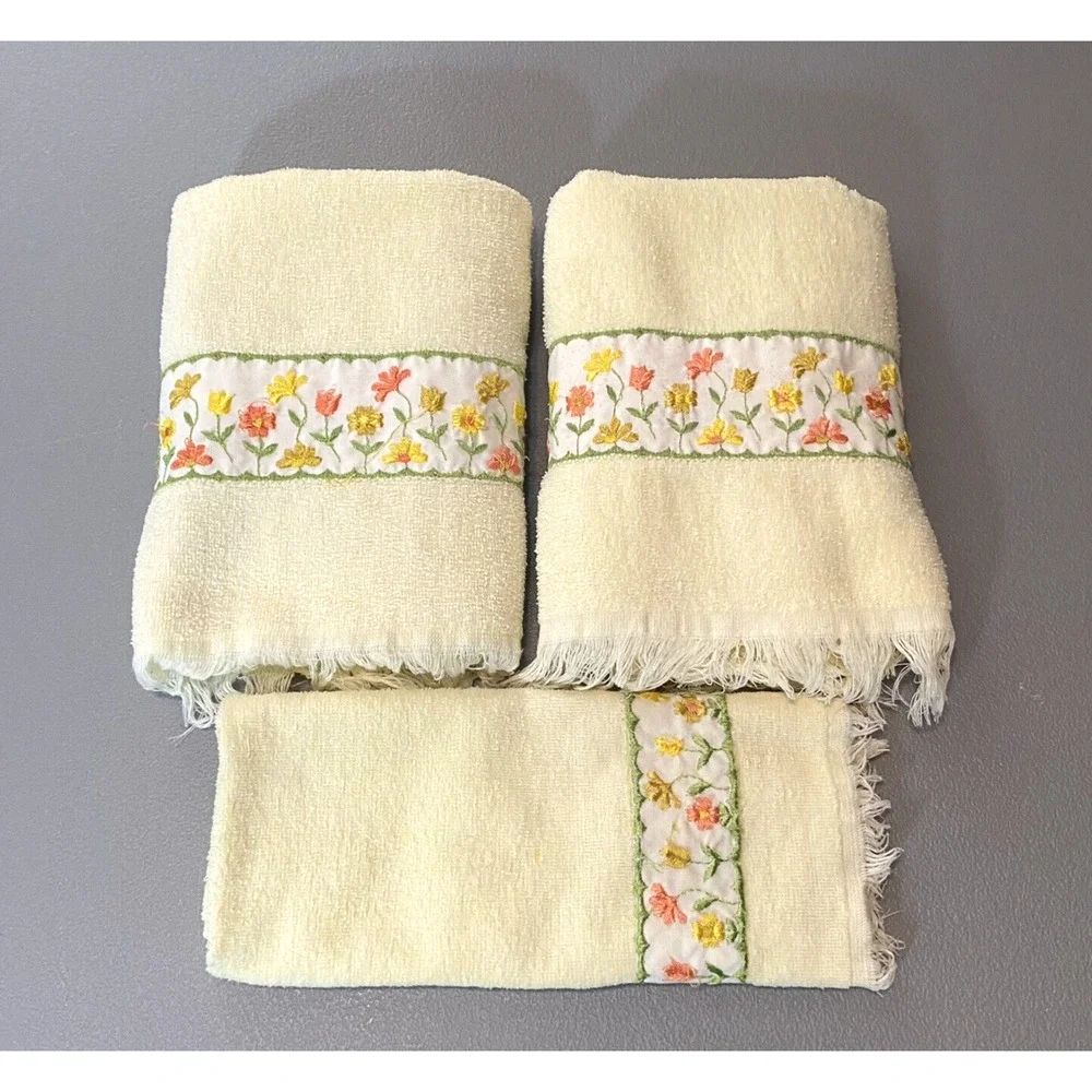 Vtg Cannon Gold Label Yellow Bath Hand Towels Set Embroidered Flowers Gold Label
